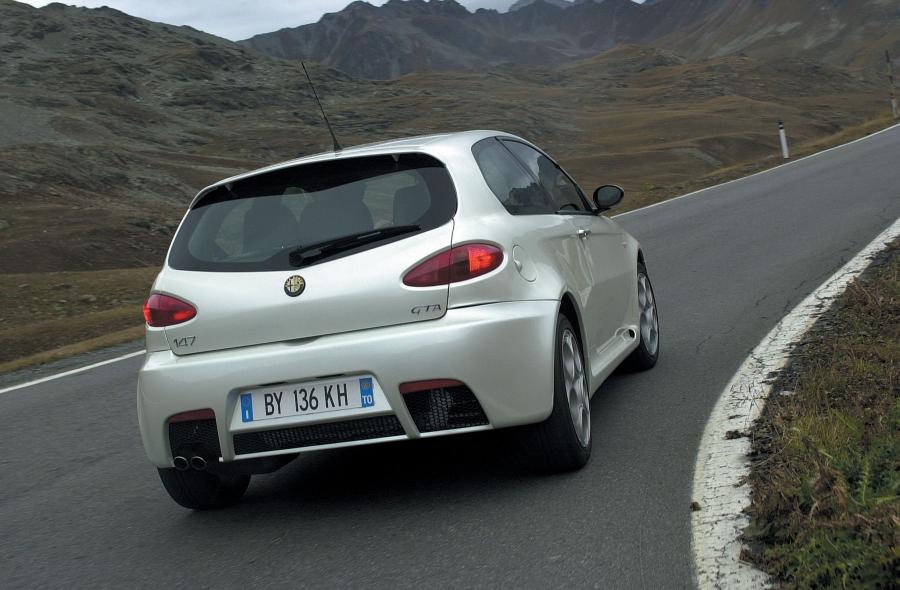  Alfa Romeo 147 GTA 2002 года  (фото 37 из 70)